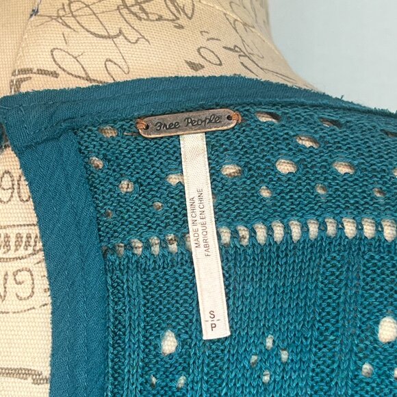 Free People Turquoise Once Upon A Time Bell Sleeve Peasant Top SM NWOT - Picture 6 of 17